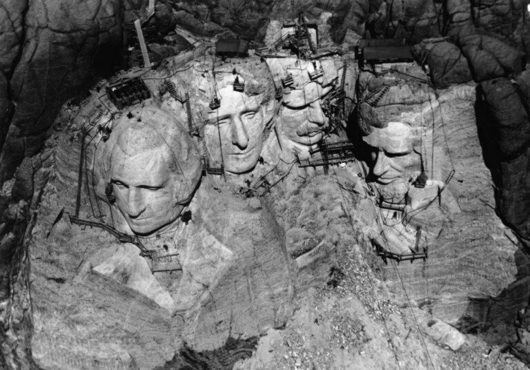 mount_rushmore_historic_aerial_nps_archives_crop