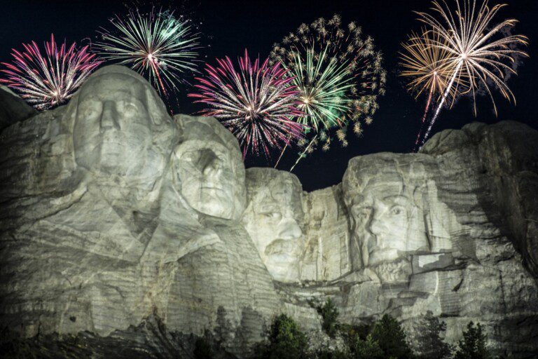 mount_rushmore_janet_williams_ste_fireworks